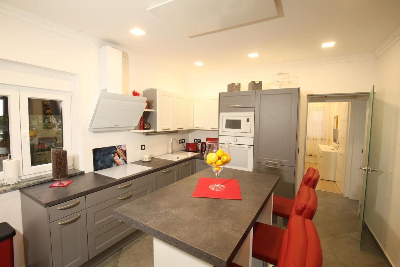 Luxurious Seaview Apartment شيبينيك المظهر الخارجي الصورة