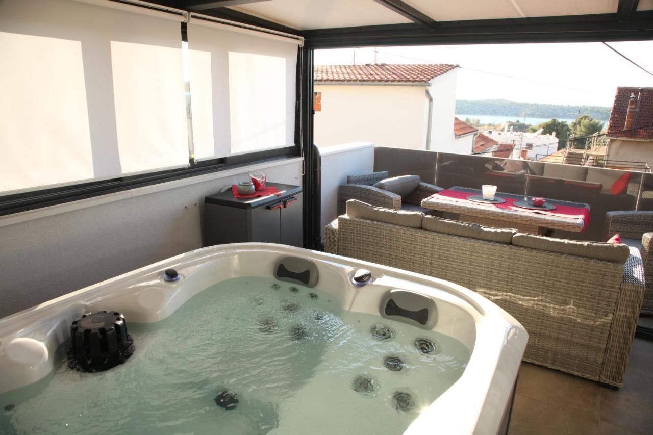 Luxurious Seaview Apartment شيبينيك المظهر الخارجي الصورة